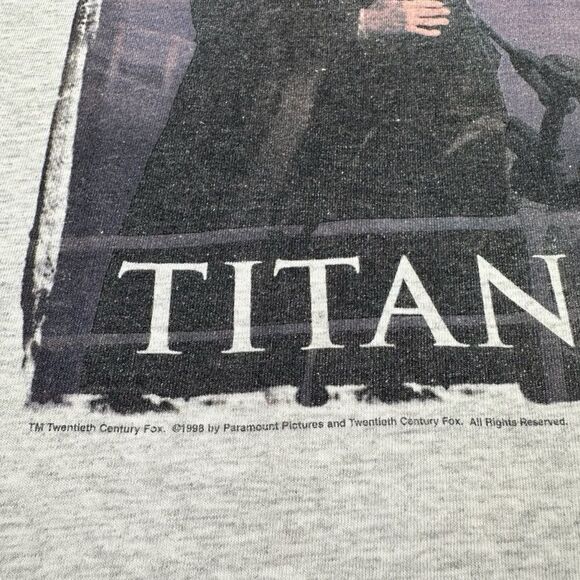 Titanic T-Shirt Movie Tee Leonardo DiCaprio Vintage 1998 Official Merch 23 X 33 - Picture 2 of 5